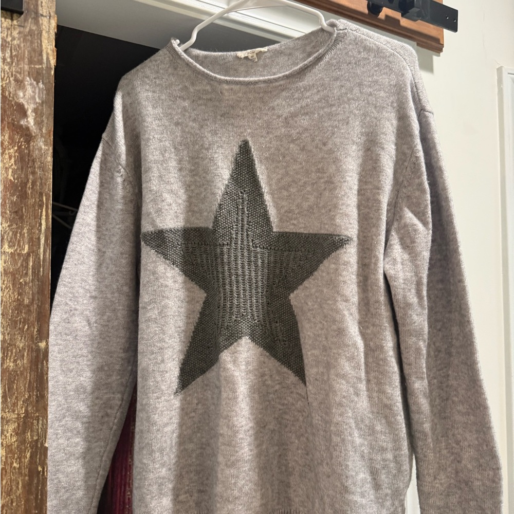 Easel Gray Knit Sweater with Dark Star